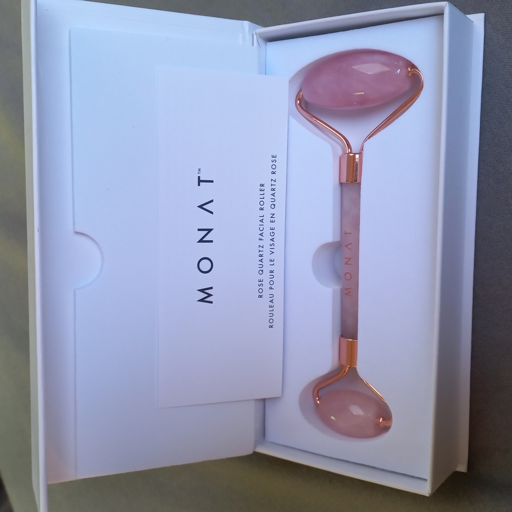 Monat Rose Quartz Facial Roller   NIB